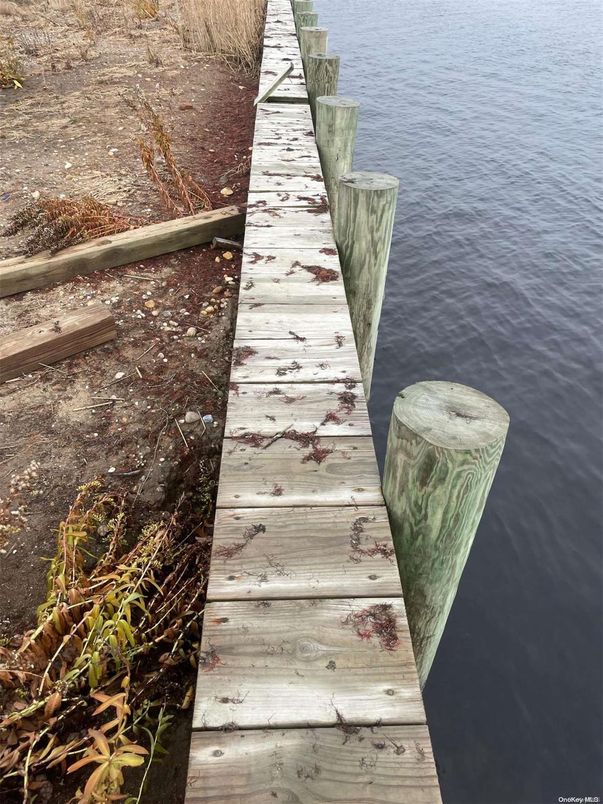 Exterior, Lake