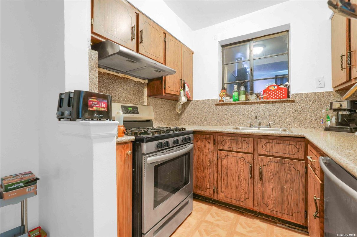 Interior, Kitchen, Stainless Steel Appliances, Wood Texture Flooring