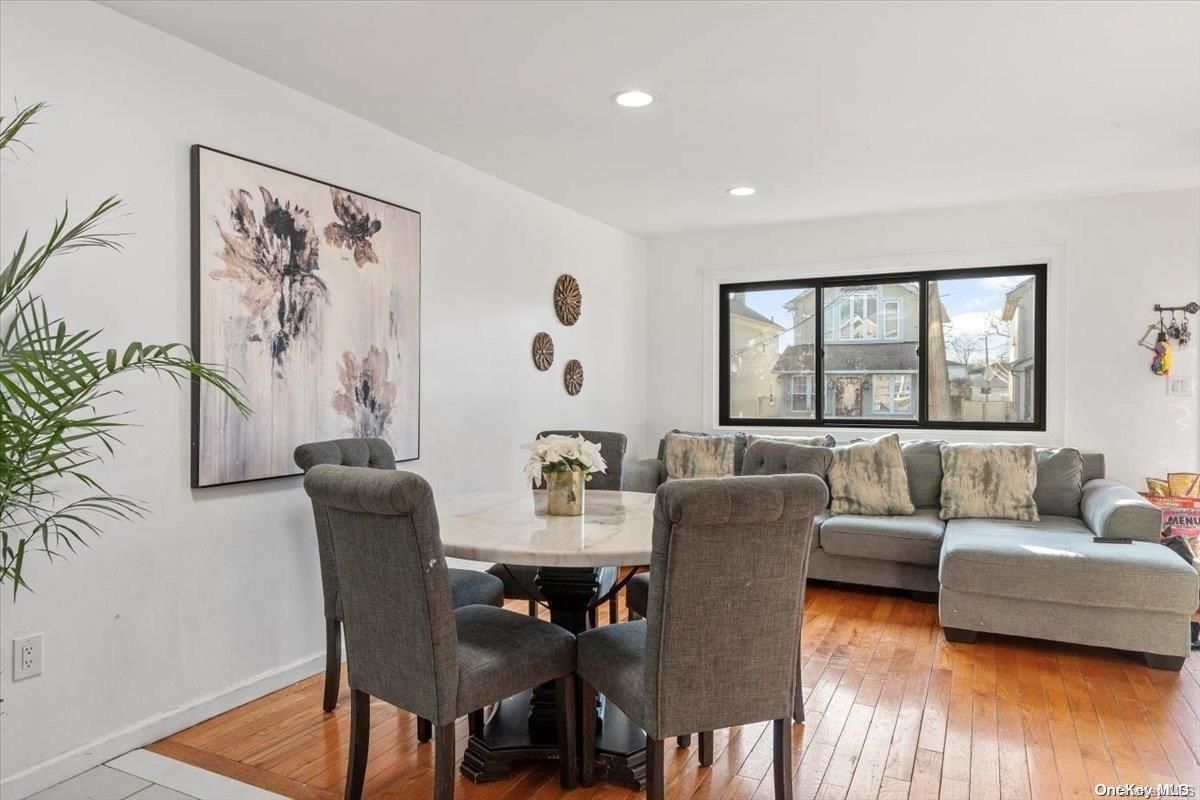 Dining room, Interior, Living room, Recessed Lighting, Wood Texture Flooring