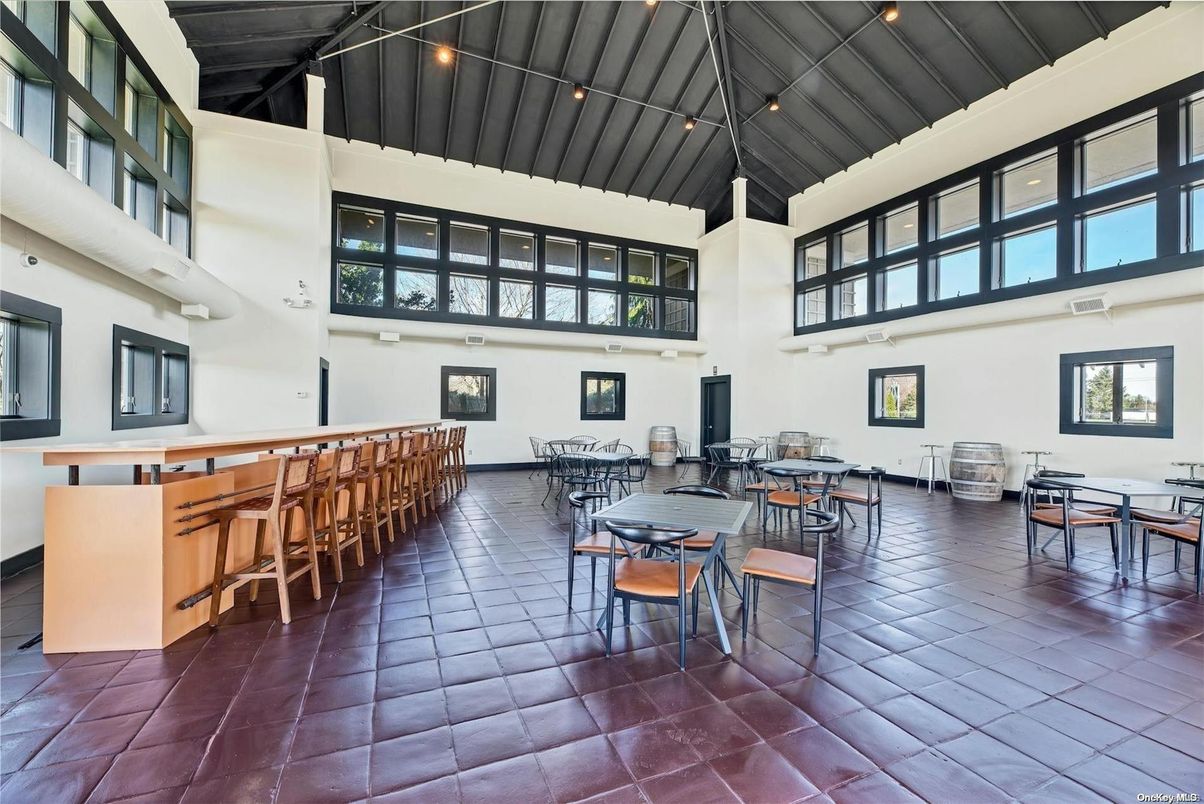 Dining room, Interior, Recessed Lighting