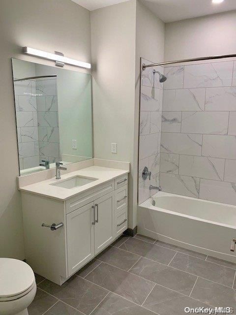 Bathroom, Interior, Marble Walls, Recessed Lighting