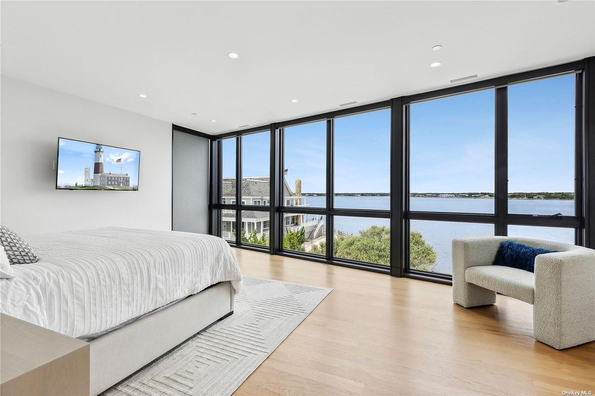 Bedroom, Interior, Recessed Lighting, Water, Wood Texture Flooring