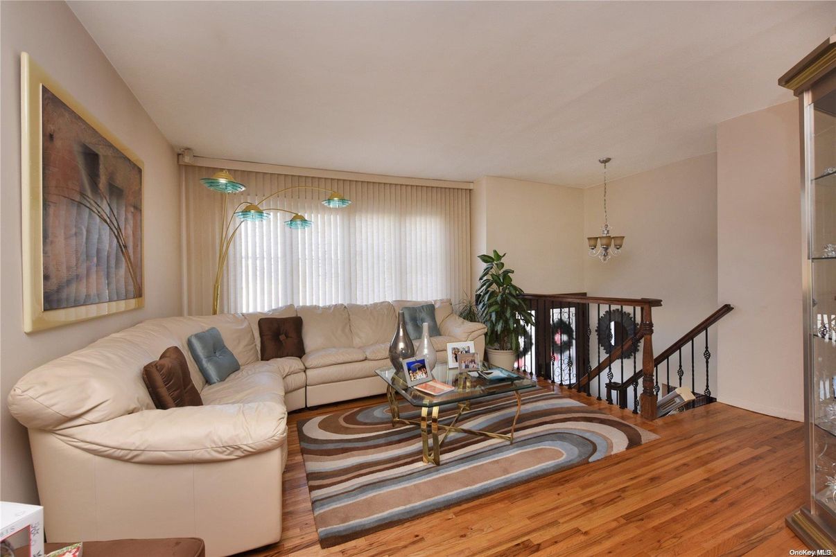 Interior, Living room, Pendant Lights, Wood Texture Flooring