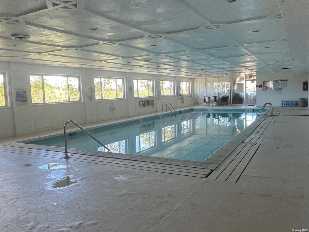 Interior, Pool, Recessed Lighting