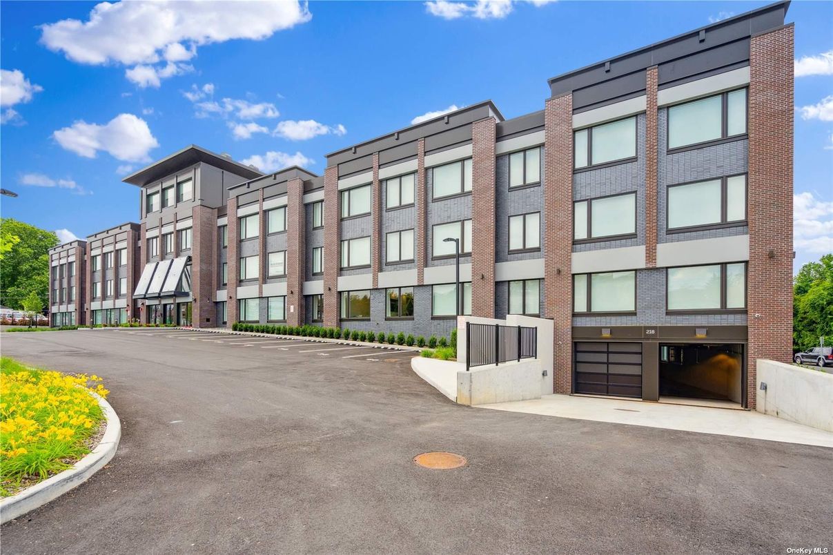 Attached, Exterior, Facade, Brick Facade, Rowhouse