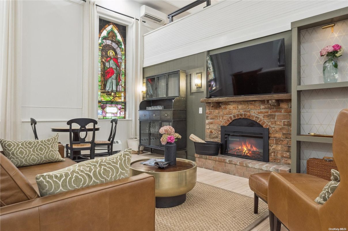 Fireplace, Interior, Living room