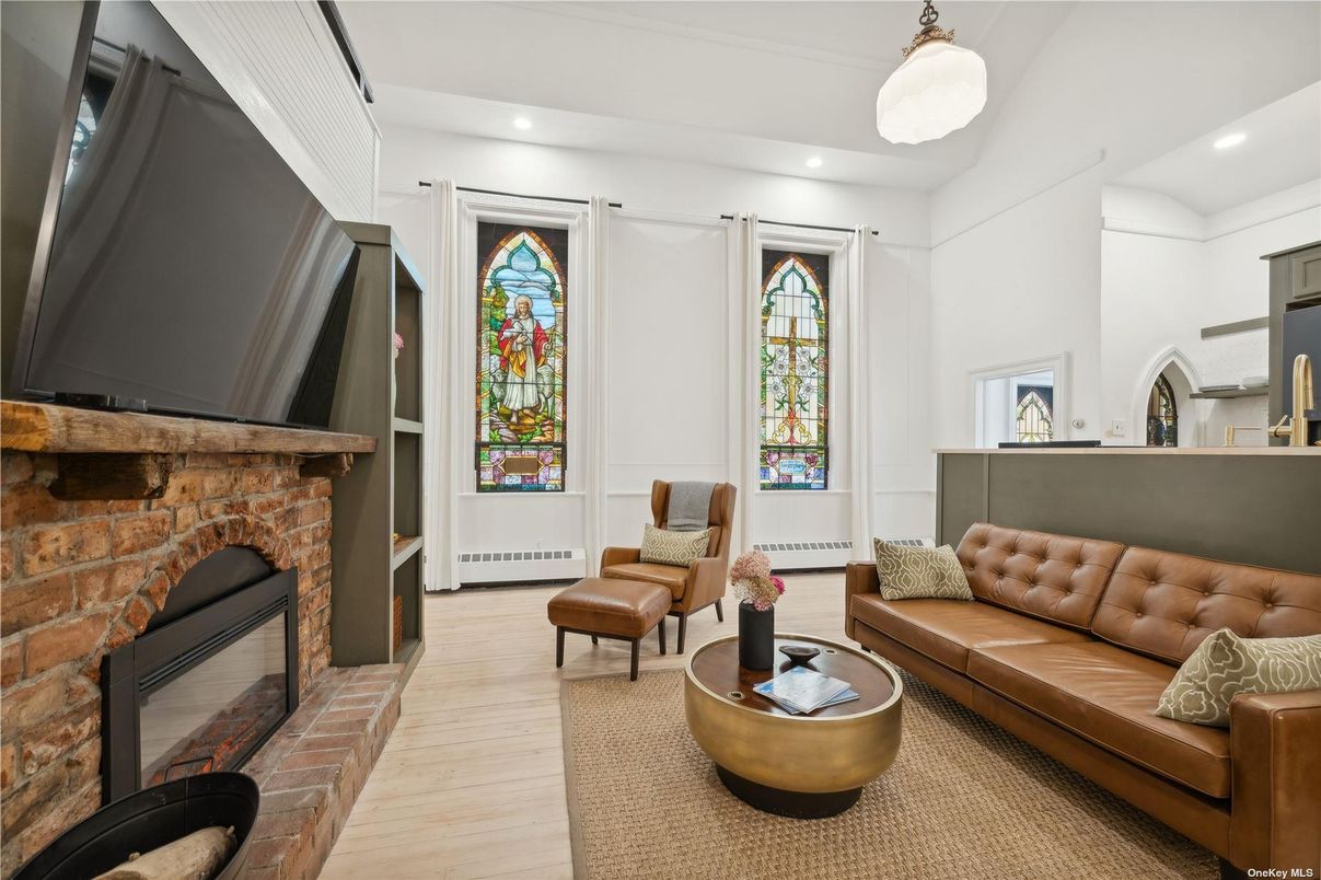 Fireplace, Interior, Living room, Pendant Lights, Recessed Lighting, Wood Texture Flooring