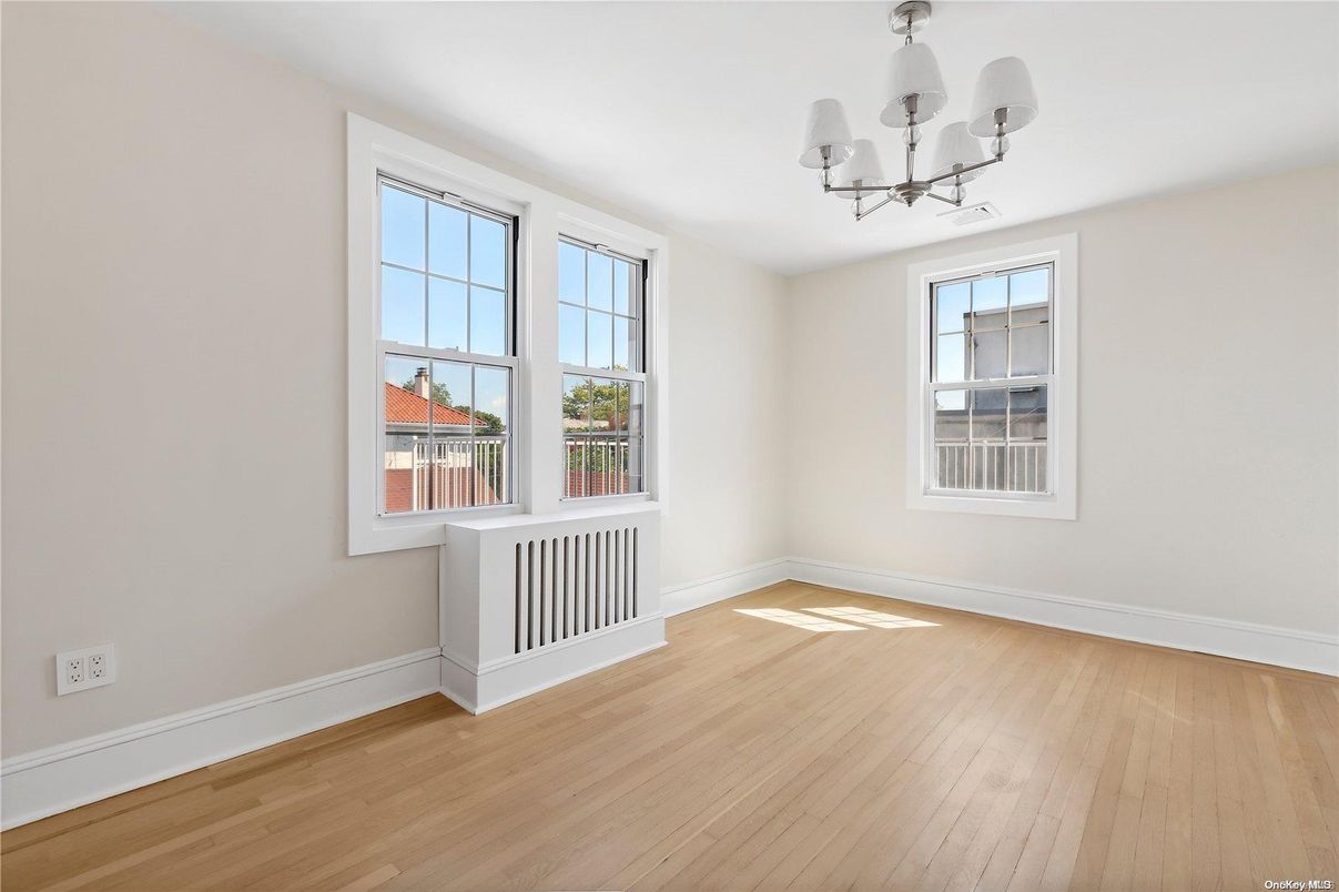 Chandelier, Empty room, Interior, Wood Texture Flooring