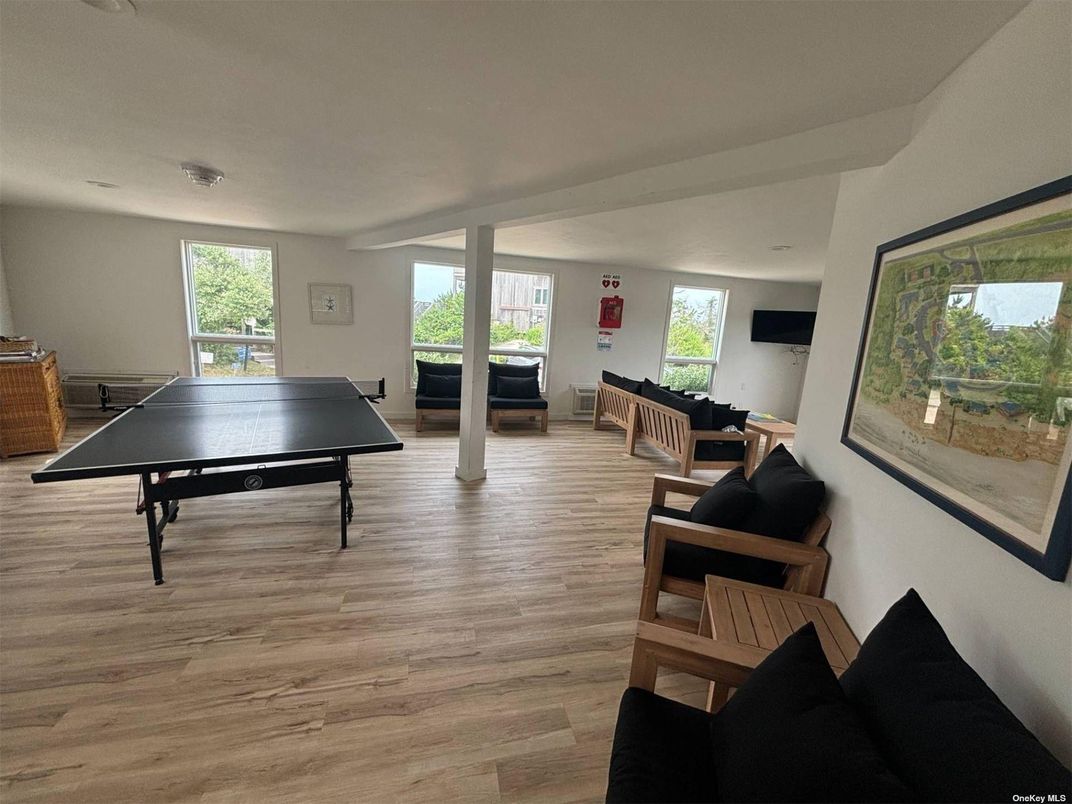 Game Room, Interior, Wood Texture Flooring