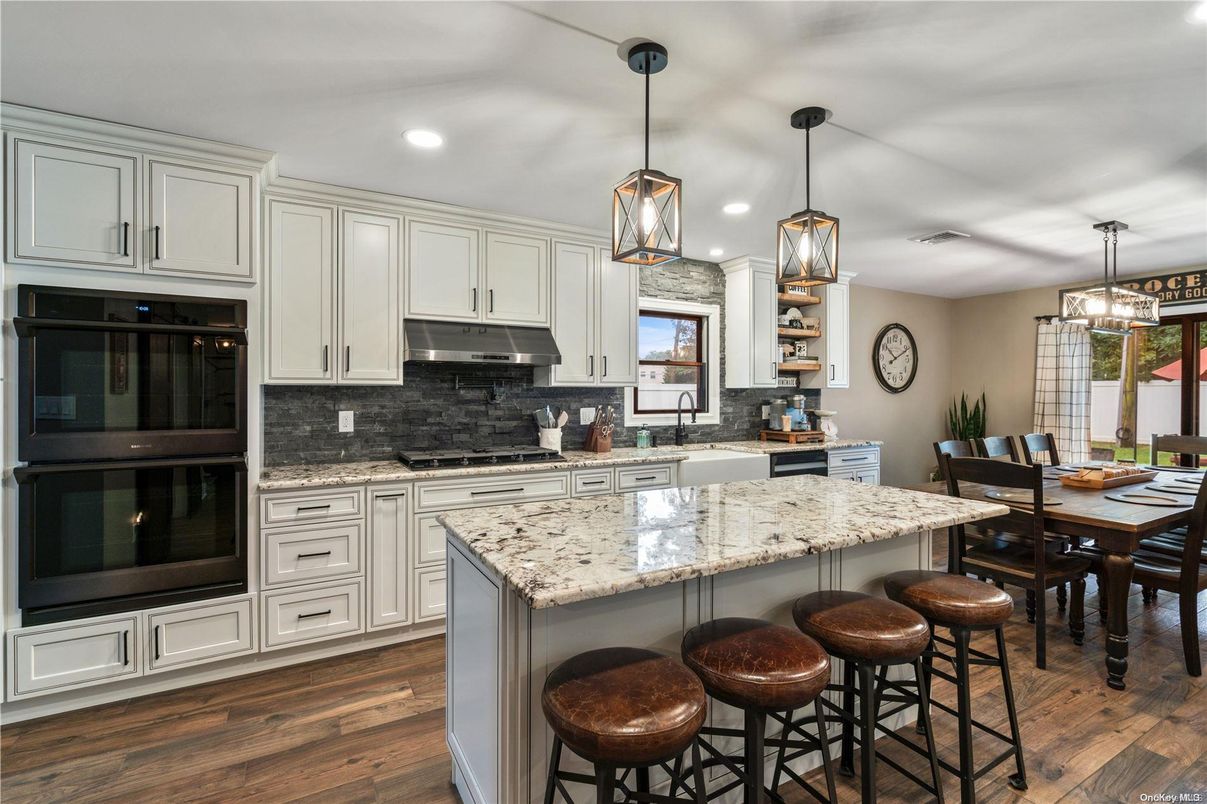 Dining room, Interior, Kitchen, Pendant Lights, Recessed Lighting, Wood Texture Flooring