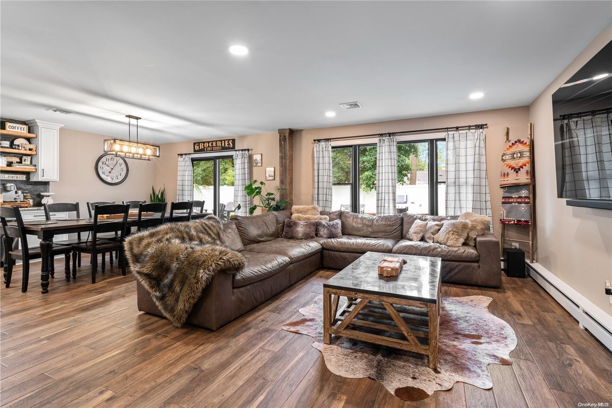 Dining room, Interior, Living room, Pendant Lights, Recessed Lighting, Wood Texture Flooring