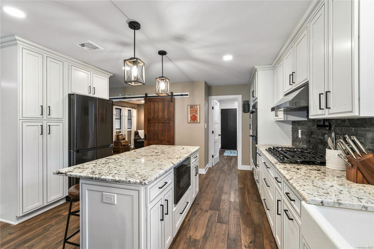 Interior, Kitchen, Pendant Lights, Recessed Lighting, Wood Texture Flooring