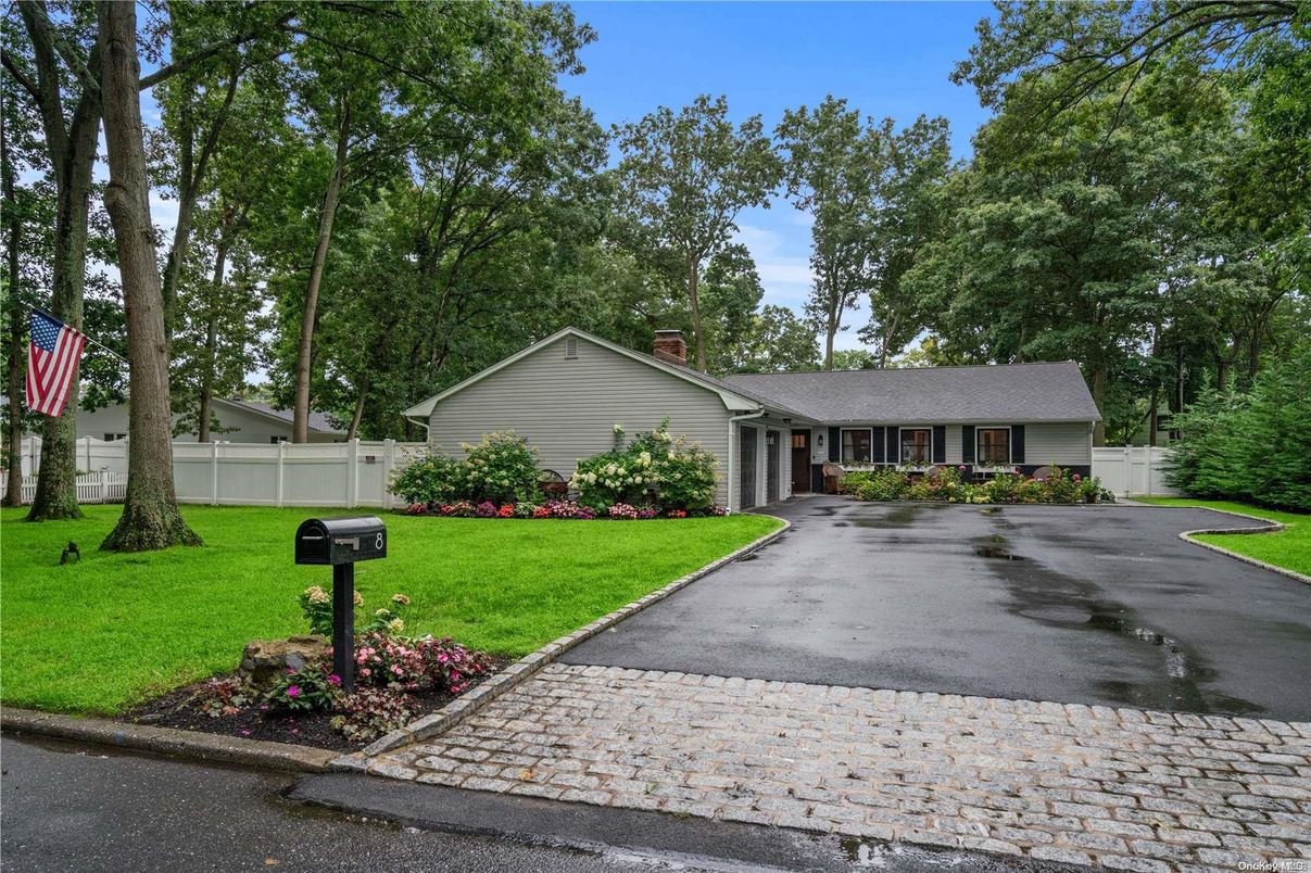 Backyard, Exterior, Facade, Ranch