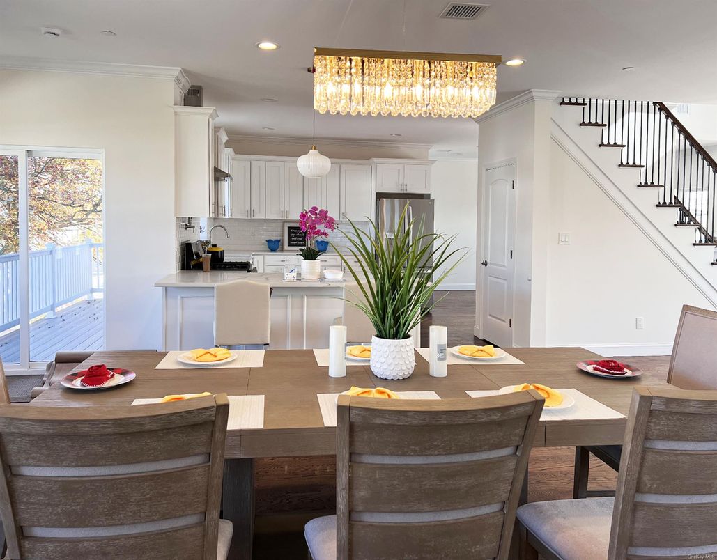 Dining room, Interior, Kitchen, Pendant Lights, Recessed Lighting, Stainless Steel Appliances