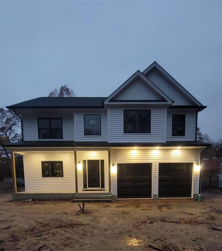 Attached, Exterior, Facade, Farmhouse