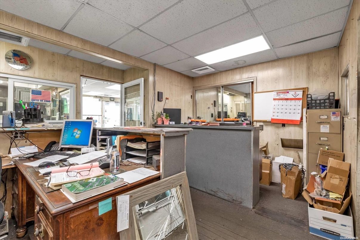 Home Office, Interior, Recessed Lighting, Wooden Walls