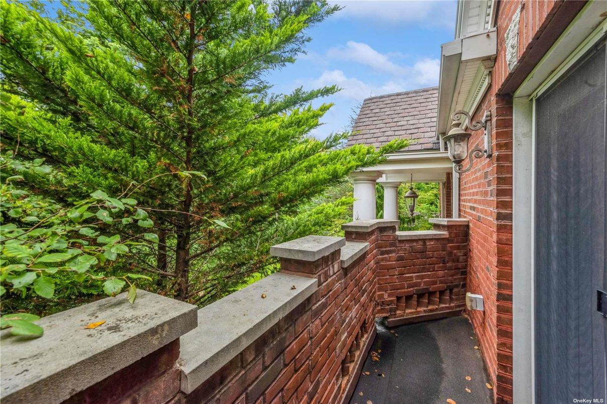 Exterior, Outdoor Kitchen