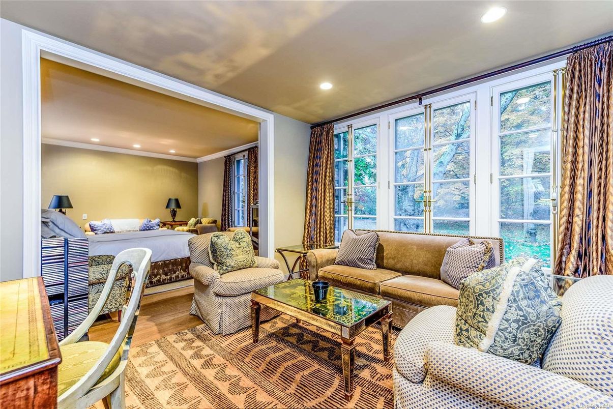 Bedroom, Interior, Living room, Recessed Lighting, Wood Texture Flooring