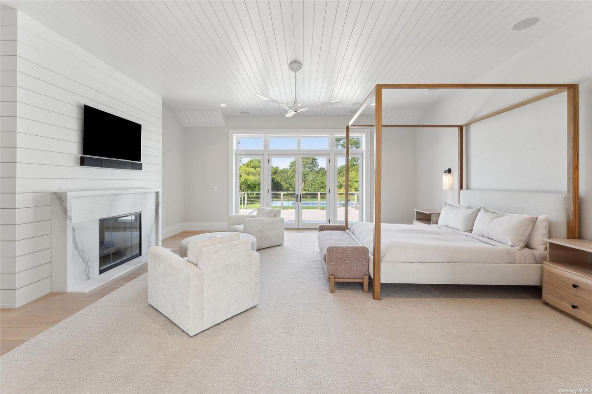 Bedroom, Fireplace, Interior, Pendant Lights, Recessed Lighting