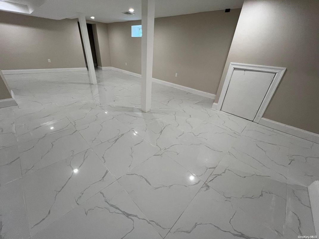 Empty room, Interior, Marble, Recessed Lighting