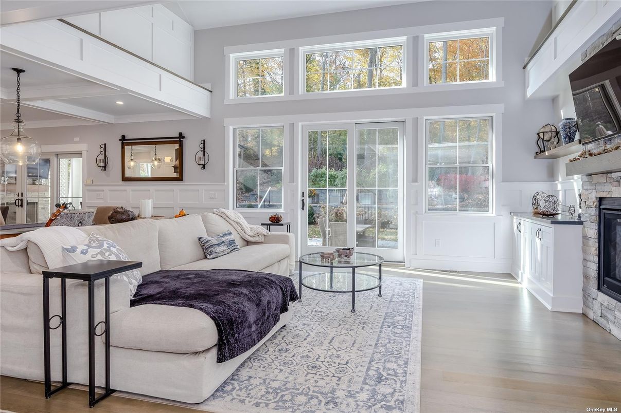 Fireplace, Interior, Living room, Pendant Lights, Recessed Lighting, Wood Texture Flooring