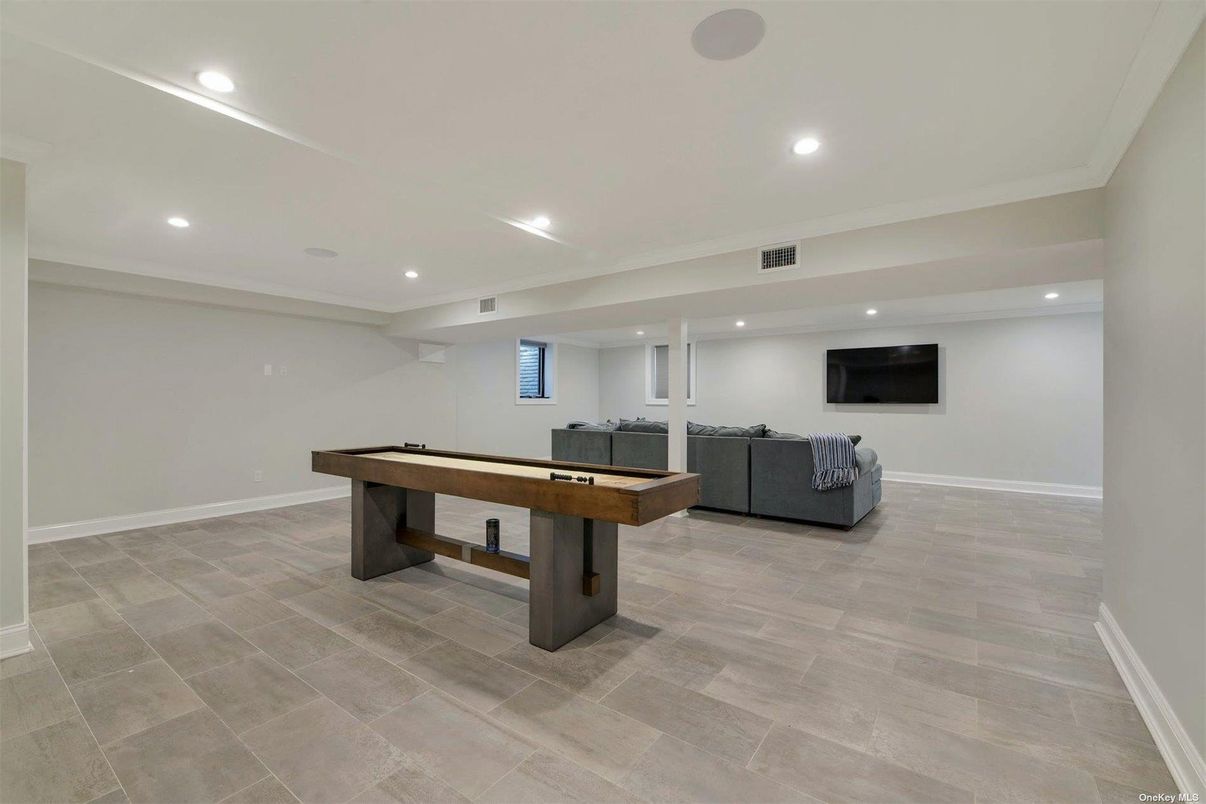 Billiard Table, Game Room, Interior, Living room, Recessed Lighting