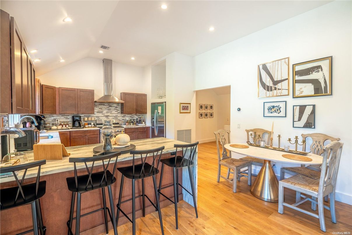 Dining room, Interior, Kitchen, Recessed Lighting, Wood Texture Flooring