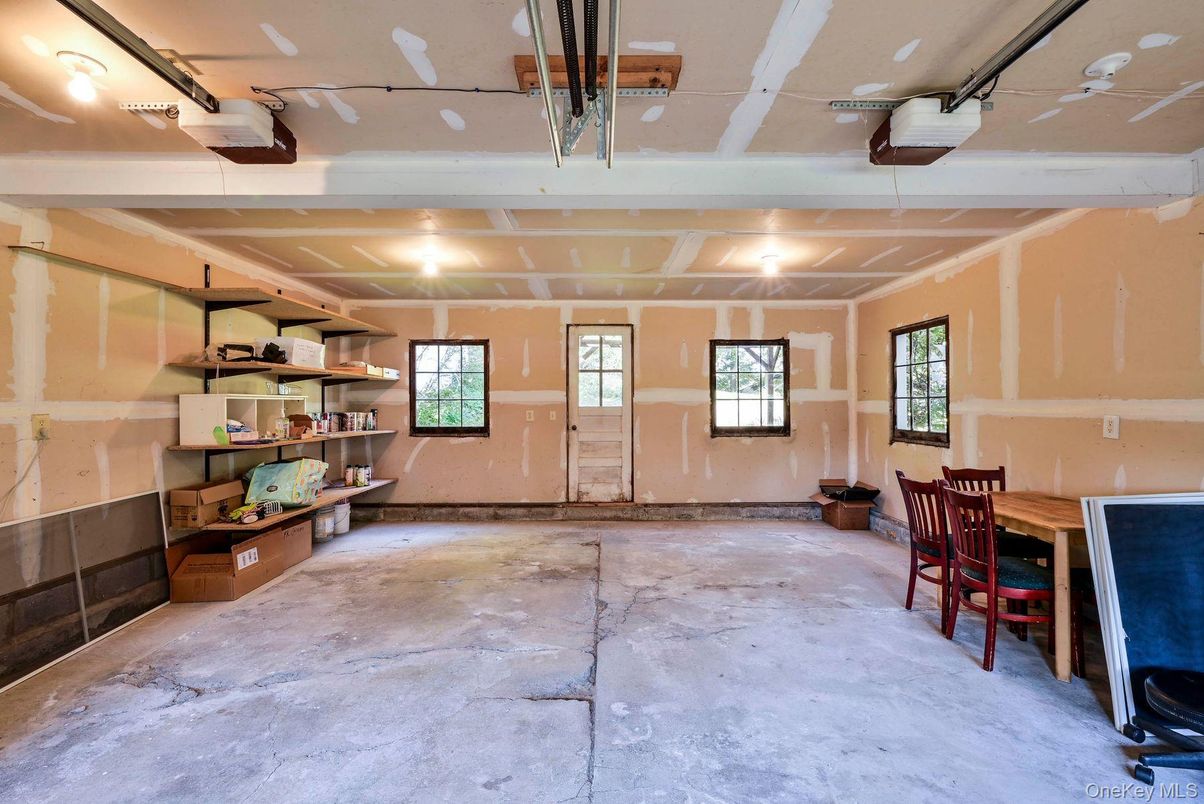 Garage, Interior