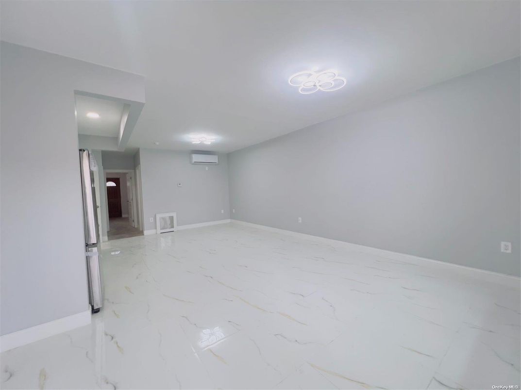 Empty room, Interior, Marble, Recessed Lighting