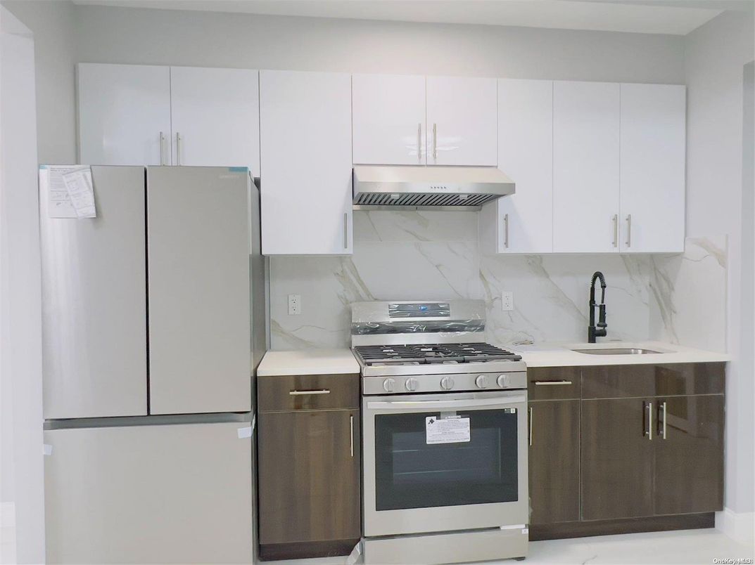 Interior, Kitchen, Marble Walls, Stainless Steel Appliances