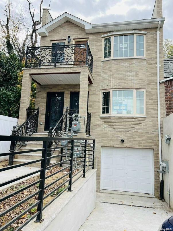 Attached, Exterior, Facade, Brick Facade, Rowhouse