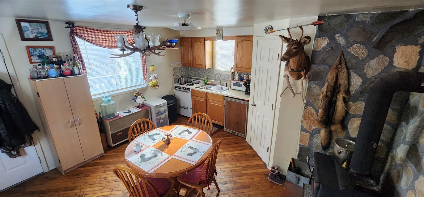 Chandelier, Dining room, Interior, Kitchen, Wood Texture Flooring