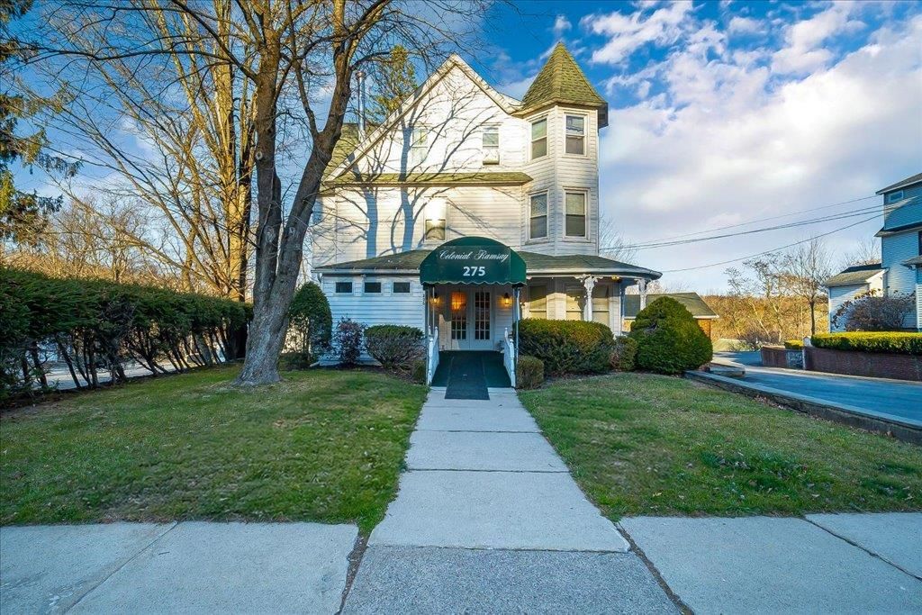 Backyard, Exterior, Facade, Queen Anne Victorian