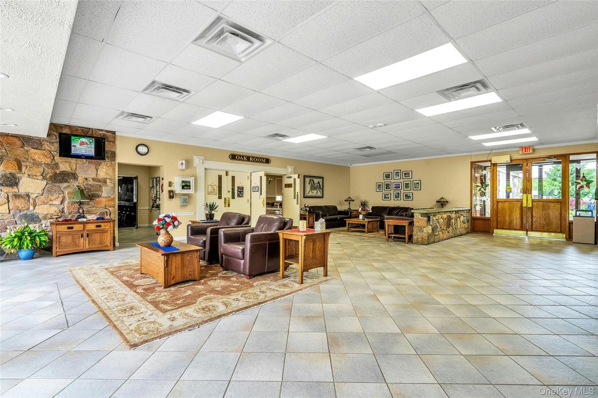 Interior, Living room, Recessed Lighting, Stone Walls