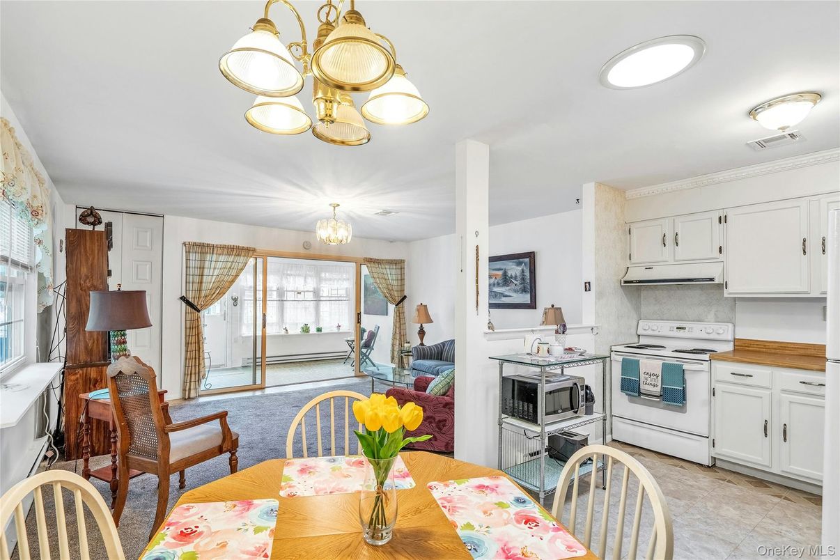 Chandelier, Dining room, Interior, Kitchen, Recessed Lighting