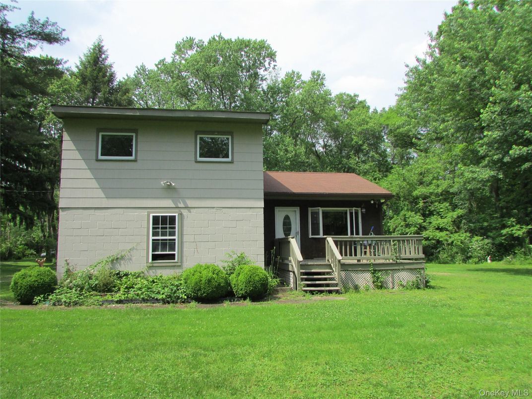 Backyard, Exterior, Facade, Split Level