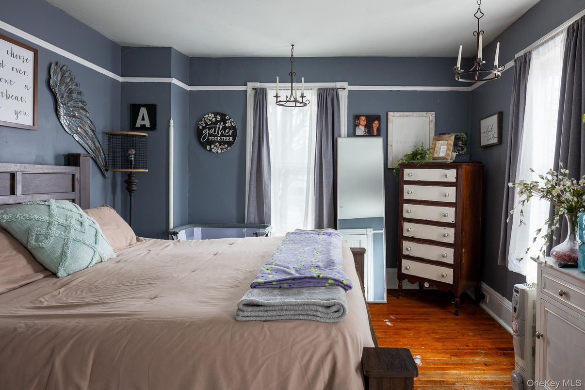 Bedroom, Interior, Pendant Lights, Wood Texture Flooring