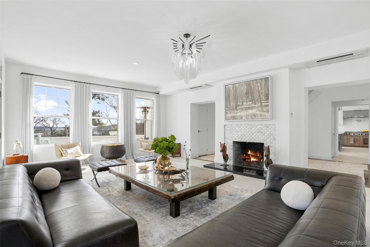 Fireplace, Interior, Living room, Pendant Lights, Recessed Lighting