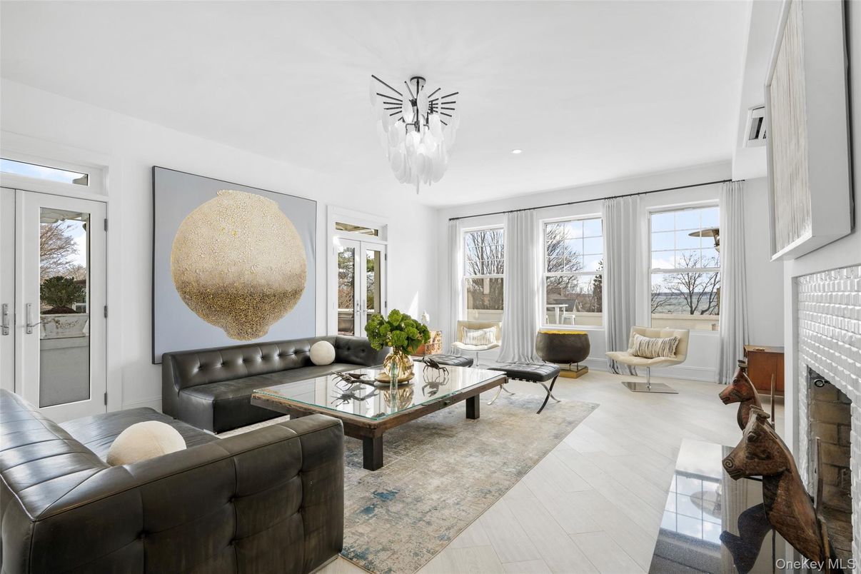 Chandelier, Interior, Living room, Recessed Lighting, Wood Texture Flooring
