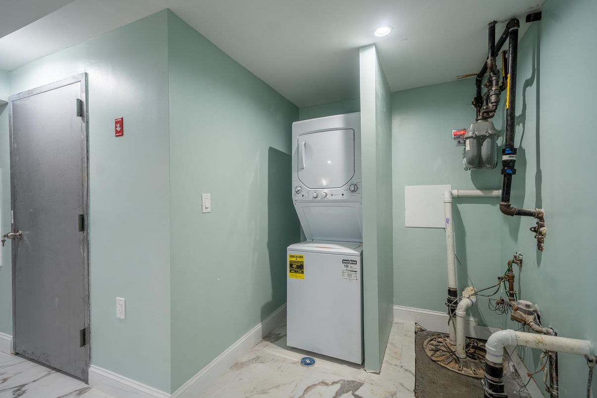 Interior, Recessed Lighting, Utility Closets, Washer