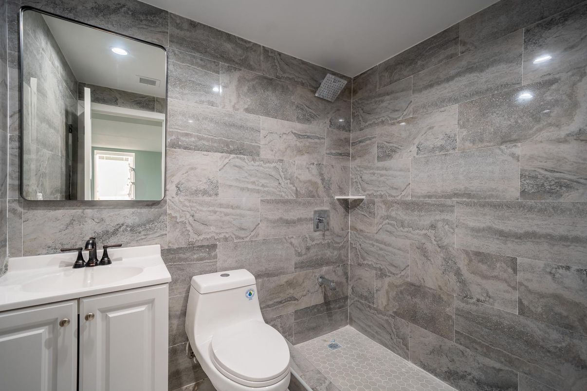 Bathroom, Interior, Recessed Lighting, Stone Walls
