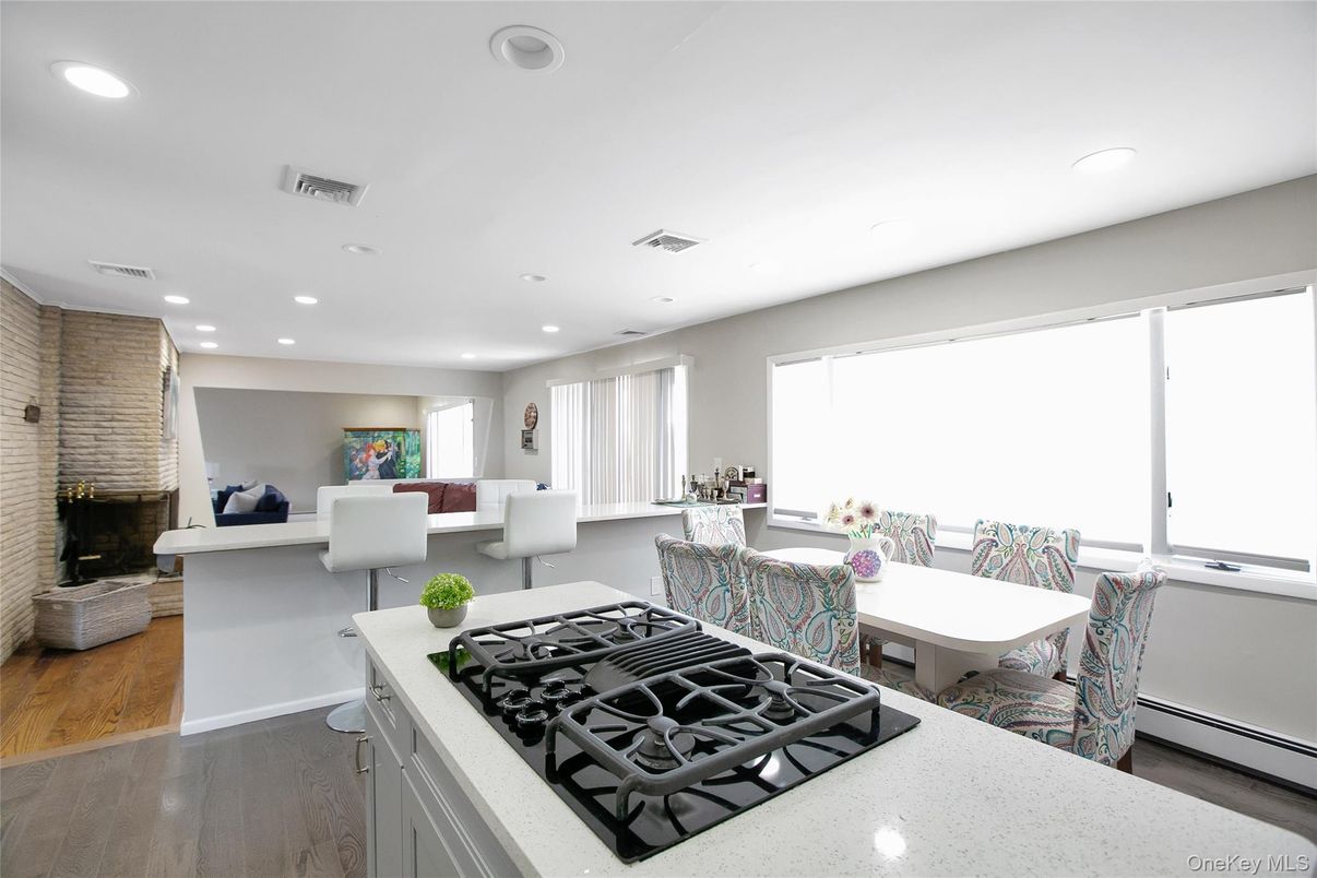 Dining room, Interior, Kitchen, Living room, Recessed Lighting, Wood Texture Flooring