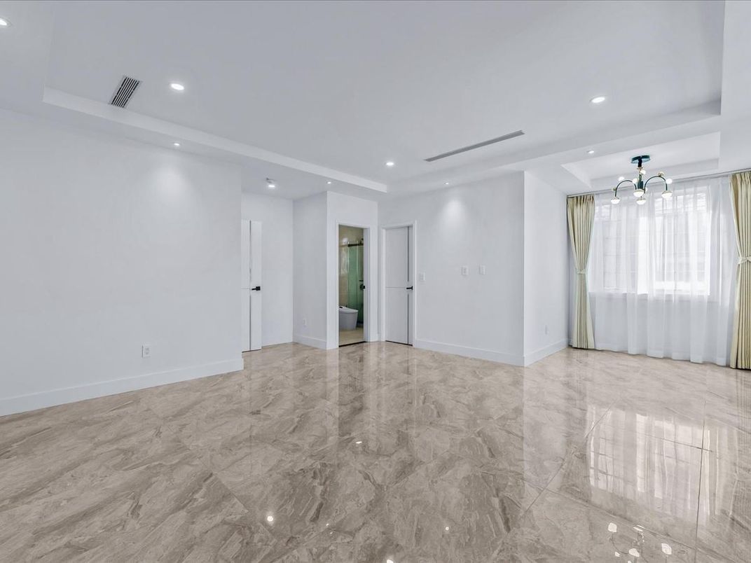 Empty room, Interior, Marble, Recessed Lighting