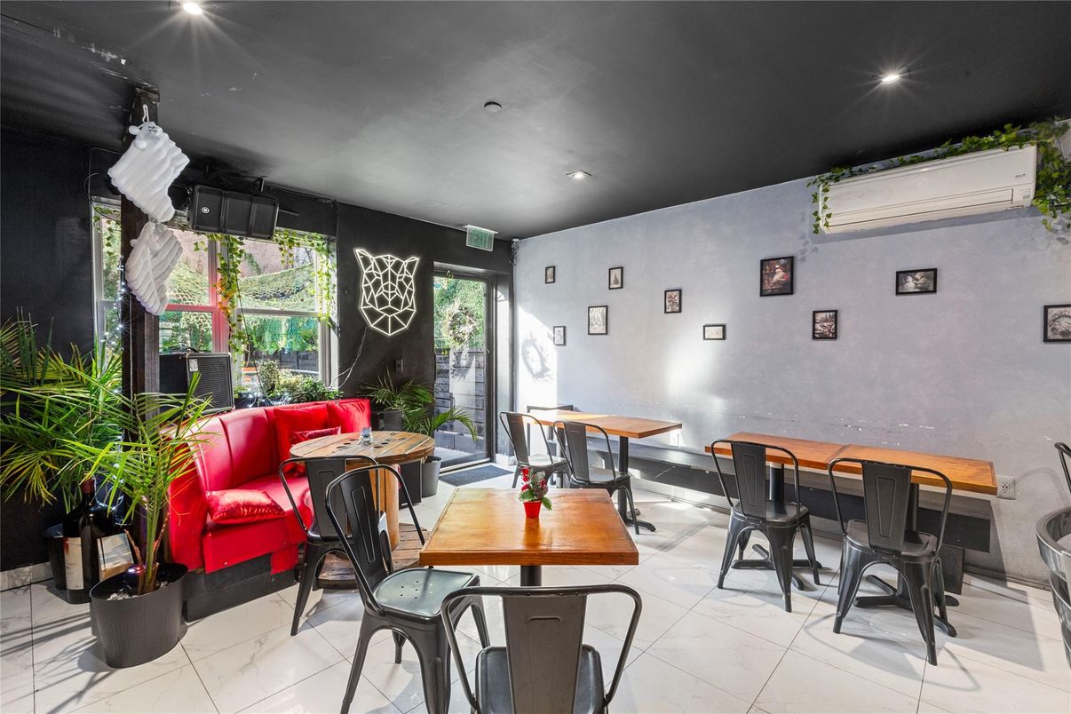 Dining room, Game Room, Interior, Recessed Lighting