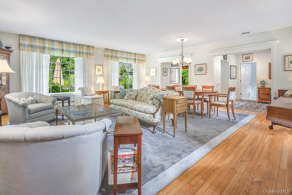 Chandelier, Dining room, Interior, Living room, Wood Texture Flooring