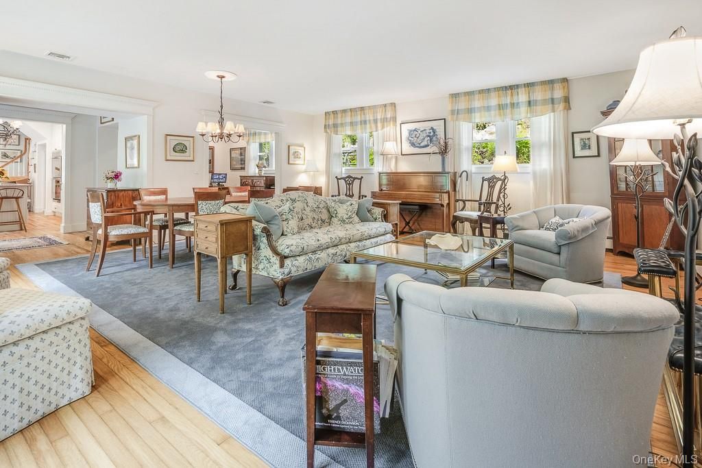 Chandelier, Dining room, Interior, Living room, Wood Texture Flooring