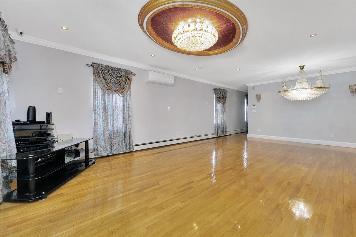 Chandelier, Empty room, Interior, Recessed Lighting, Wood Texture Flooring