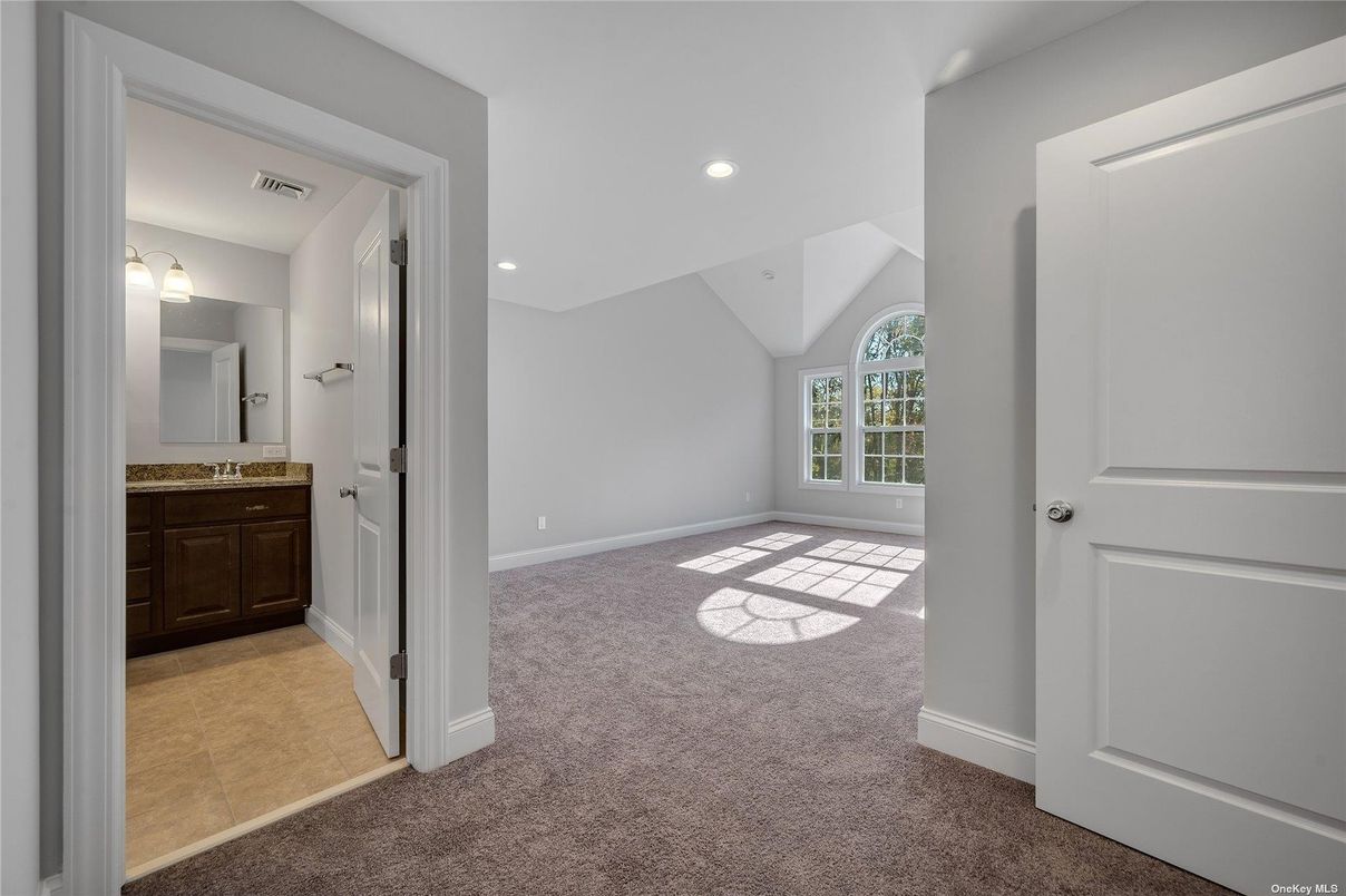 Bathroom, Empty room, Interior, Recessed Lighting