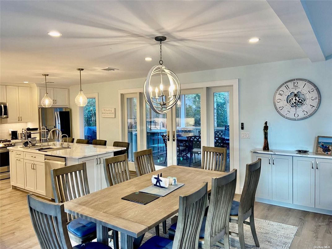 Chandelier, Dining room, Interior, Kitchen, Pendant Lights, Recessed Lighting, Wood Texture Flooring