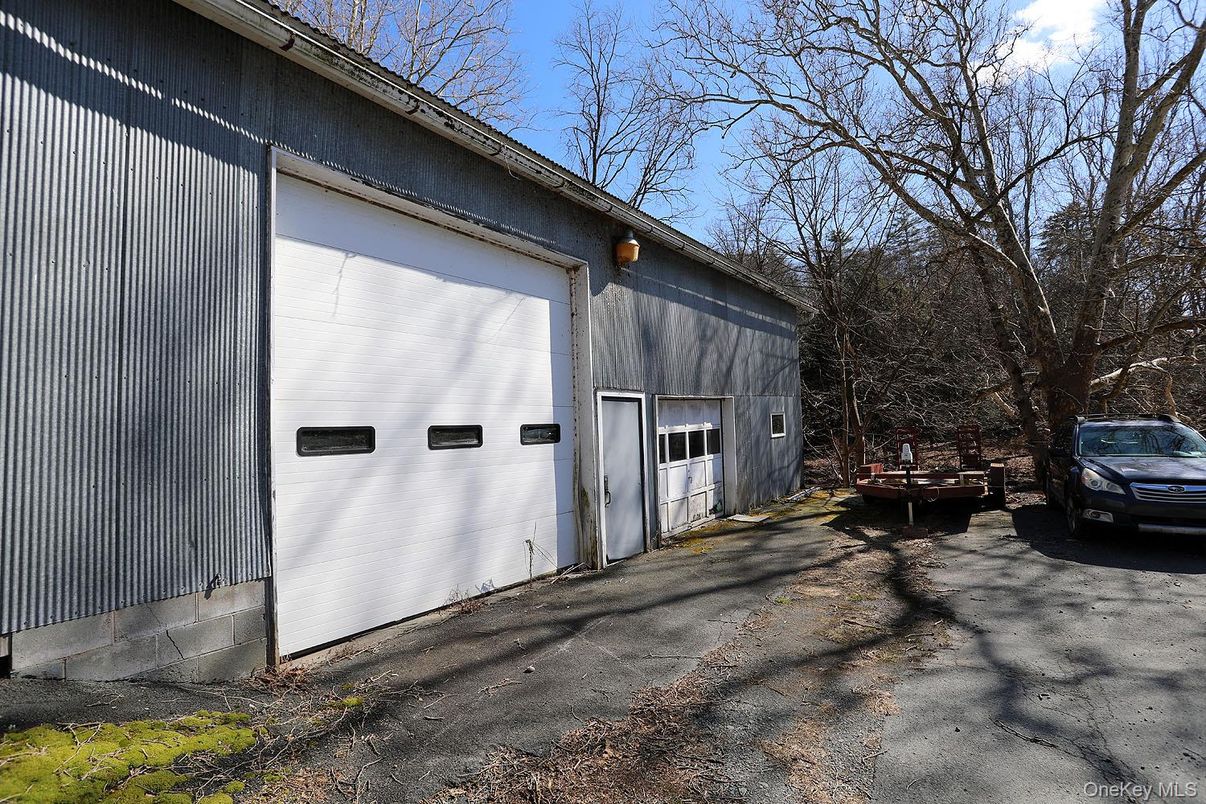 Detached Garage, Exterior